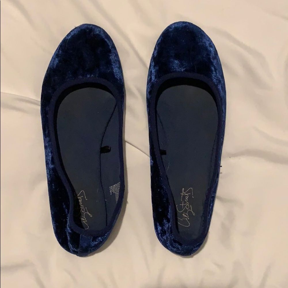 flat shoes